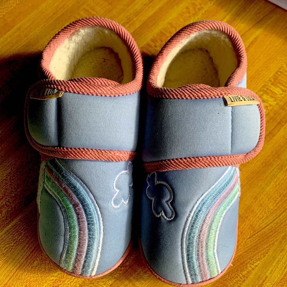 Livie&Luca girls size large rainbow cloud warm slippers